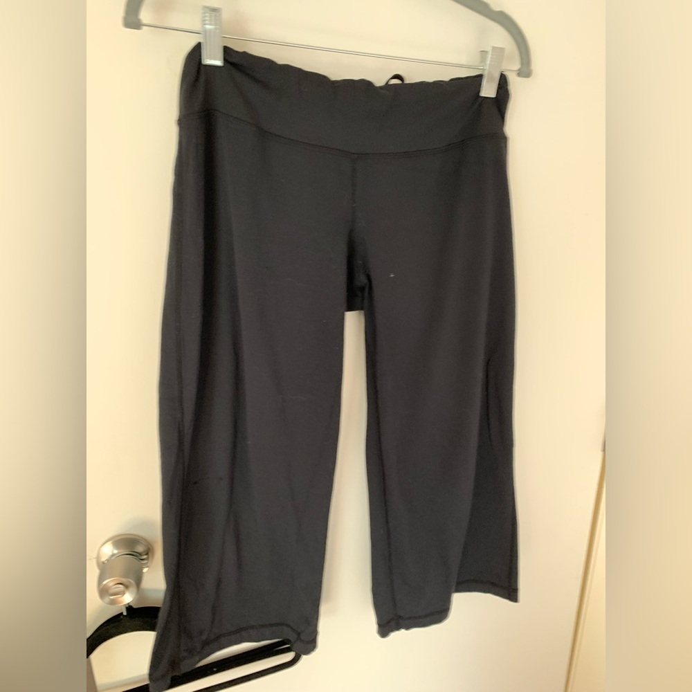 Lululemon cropped yoga pants